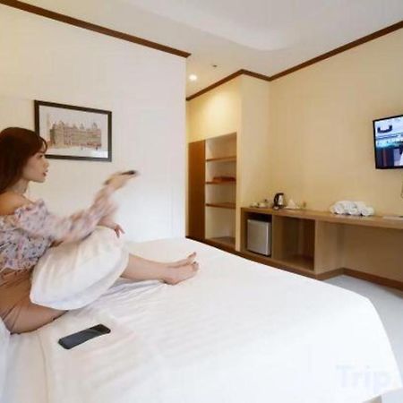 Thada Chateau Hotel Buriram Exterior foto