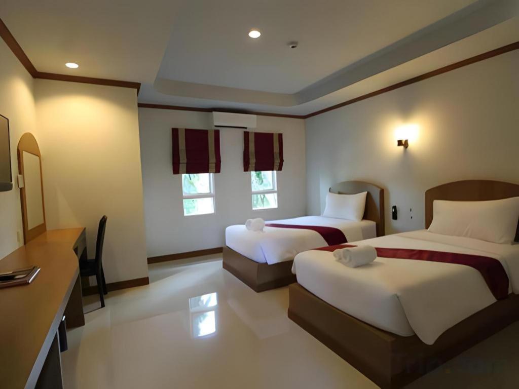 Thada Chateau Hotel Buriram Exterior foto