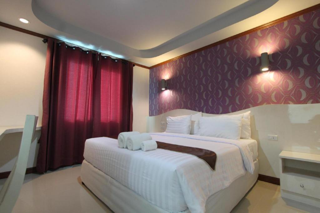 Thada Chateau Hotel Buriram Exterior foto